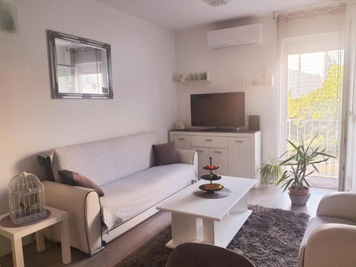 Prekrasan Apartman “Marko” Sa Dvije Sobe Split Eksteriør billede